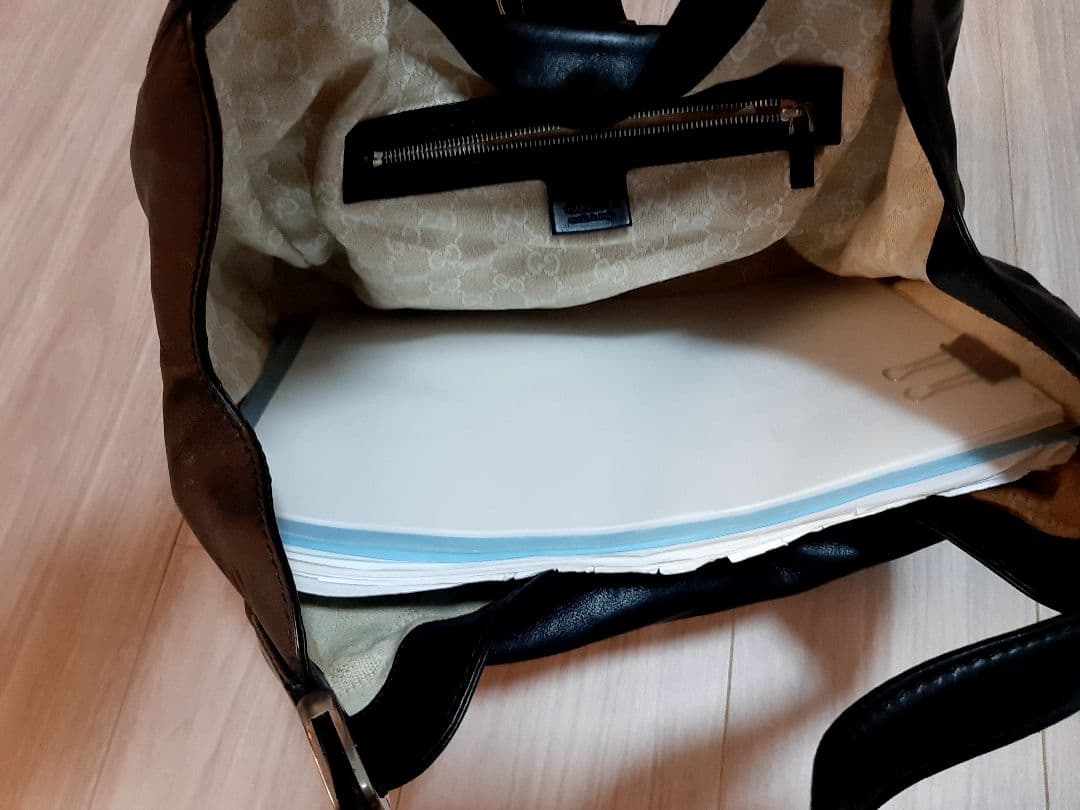 【未使用 カバー袋付】GUCCI グッチ ブラックレザー ハンドバッグ 黒革