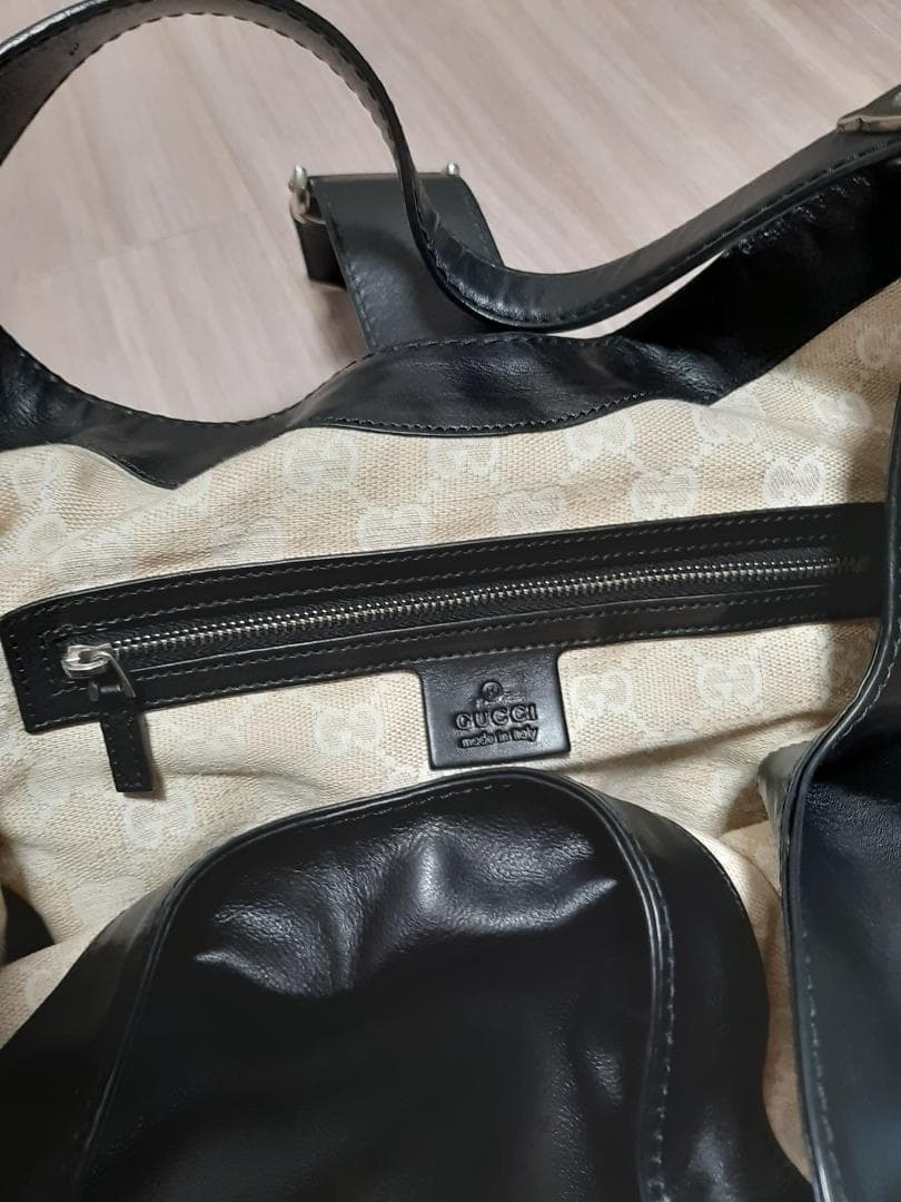 【未使用 カバー袋付】GUCCI グッチ ブラックレザー ハンドバッグ 黒革