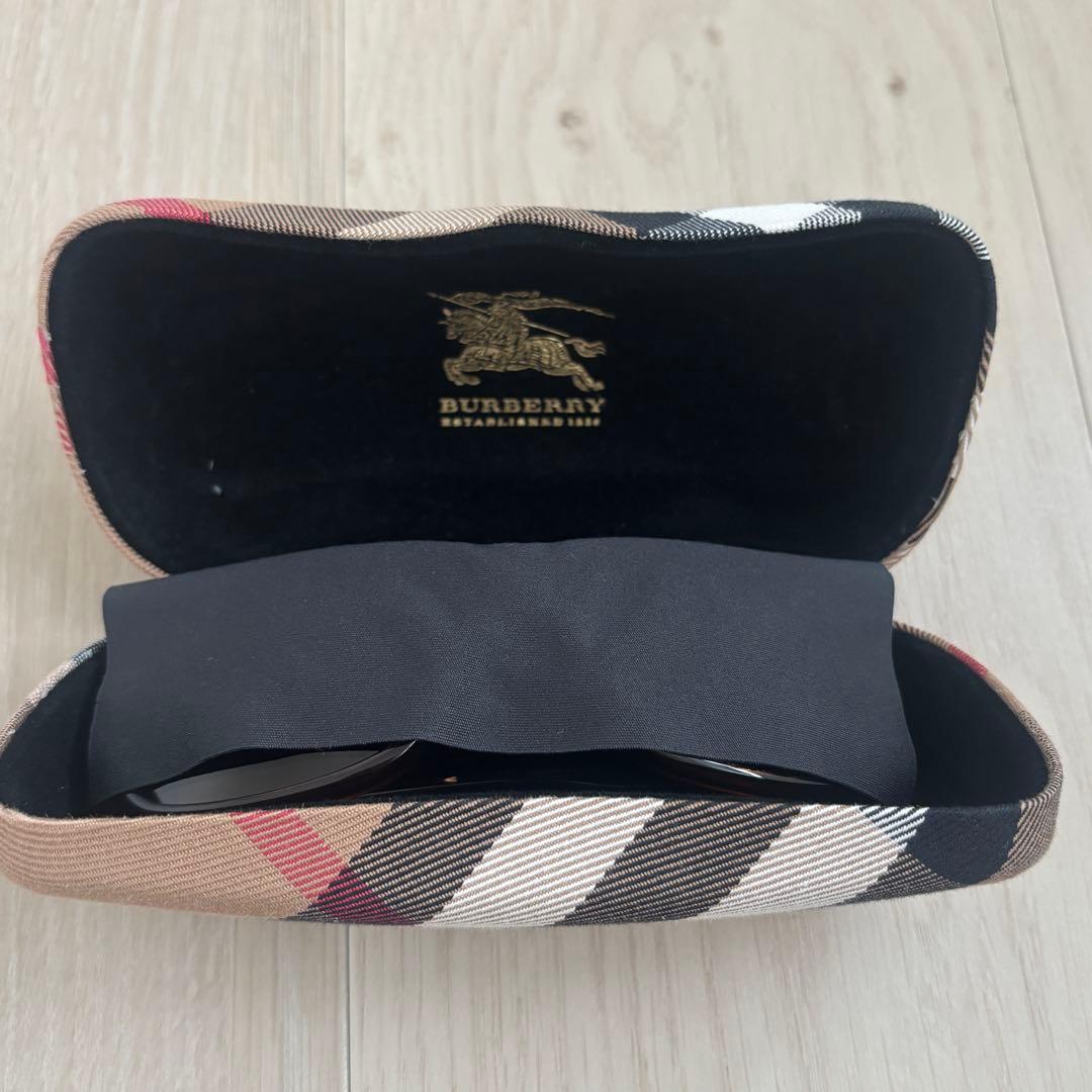 9*6様 Burberry ブラウン サングラス ケース付き