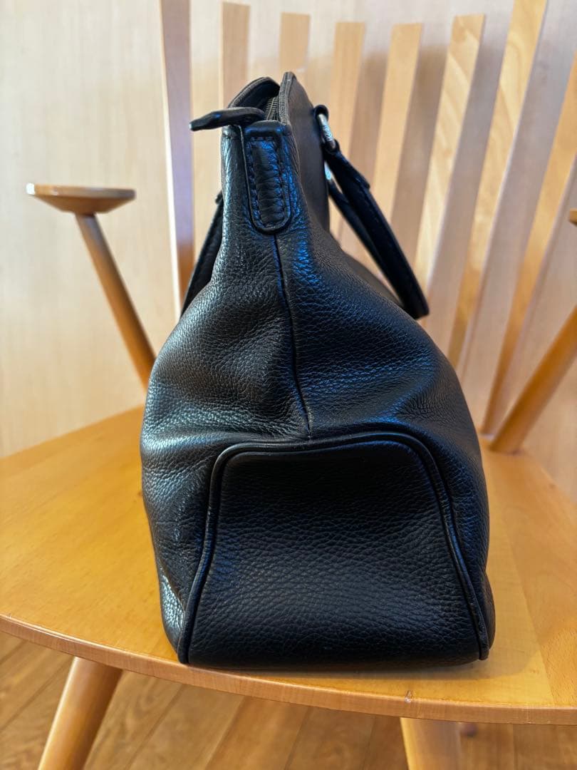ブラックレザートートバッグ