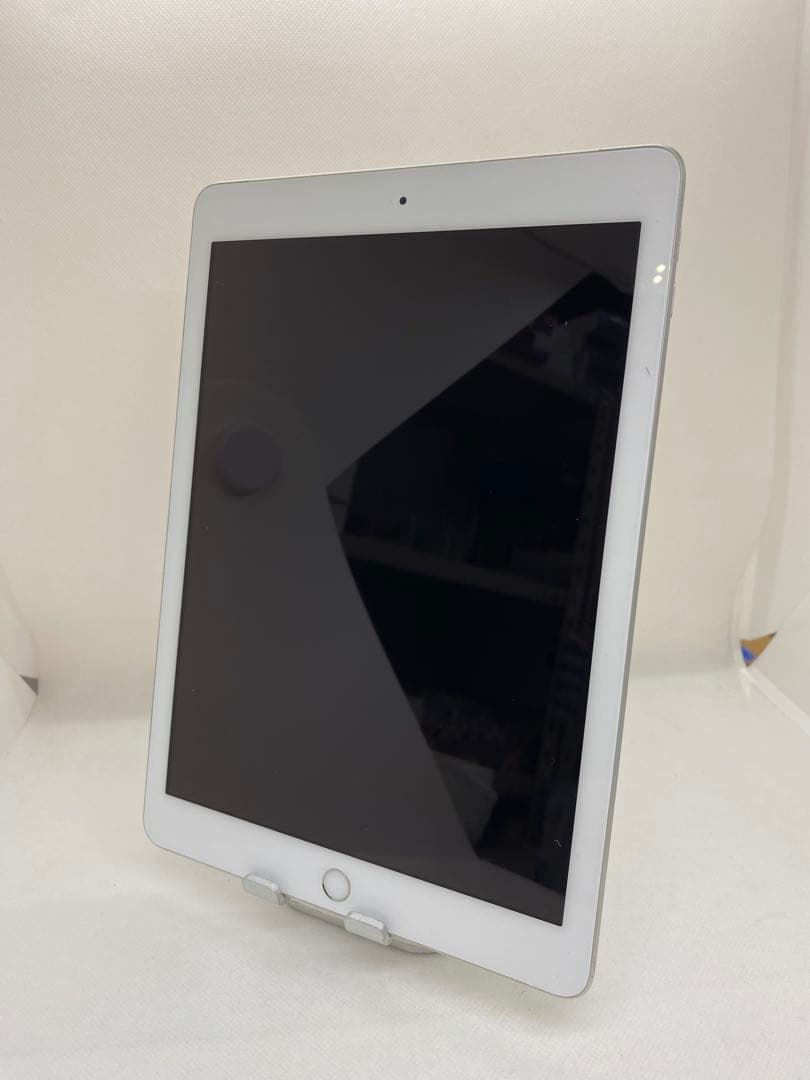 ジャンク品iPad 第6世代 32GB SIMフリー　06223