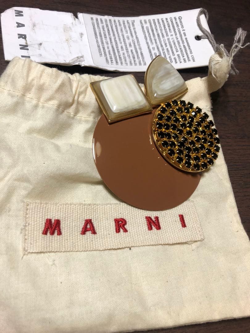 MARNI 幾何学的デザイン ブローチ