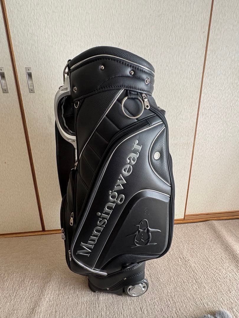 AG097　マンシングウェア　ゴルフバッグ キャディバッグ 黒 ペンギン