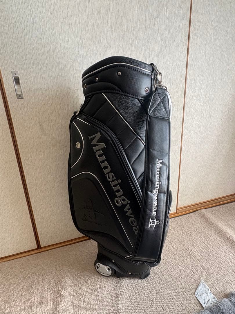 AG097　マンシングウェア　ゴルフバッグ キャディバッグ 黒 ペンギン