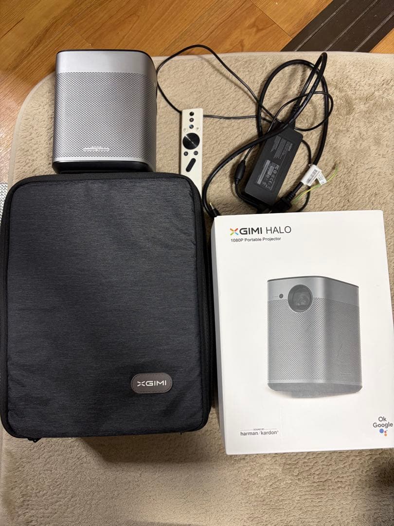 XGIMI HALO プロジェクター　+ 専用収納ケース
