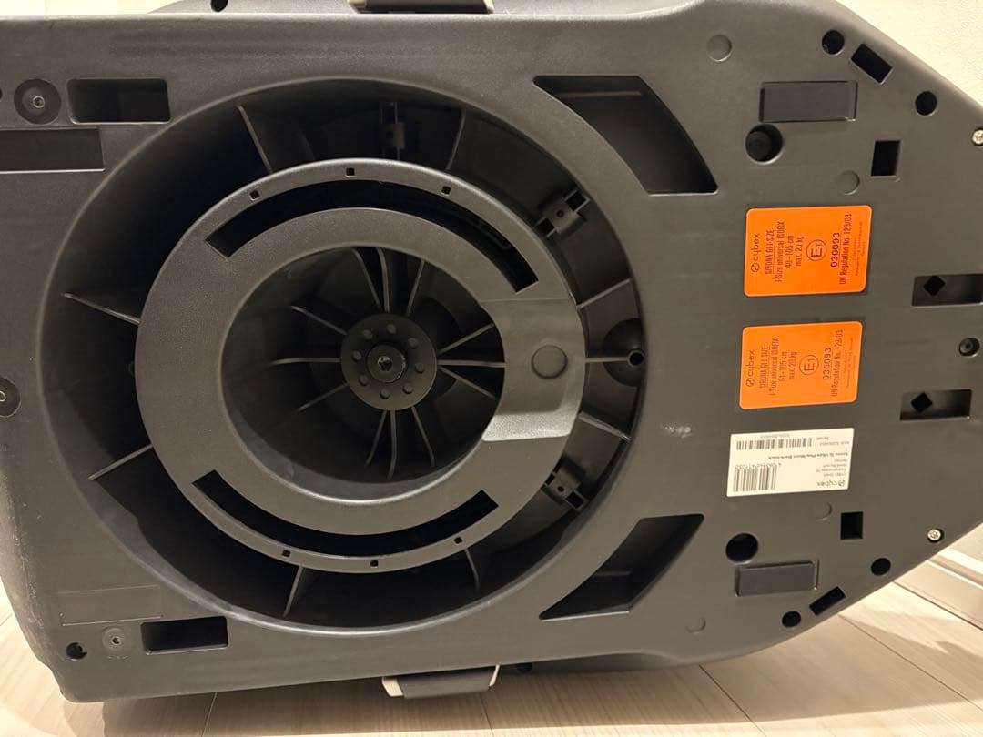 サイベックスシローナGi i-Size チャイルドシート