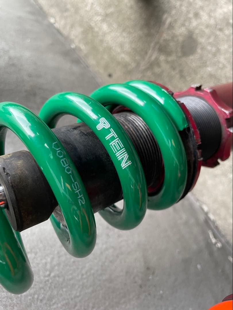 1*8様 クラウン車高調