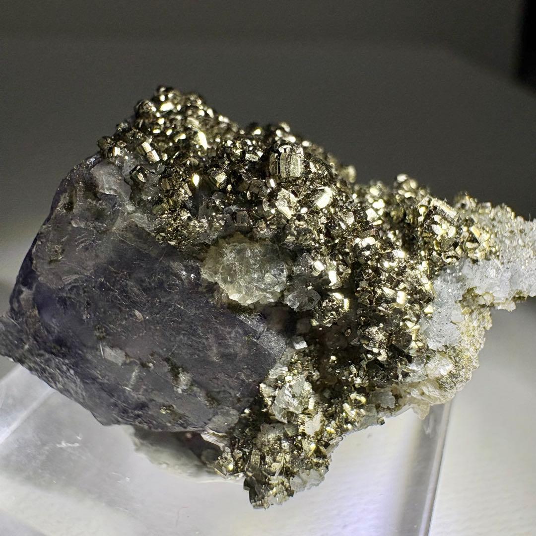 476 中国　ヤオガンシャン産　フローライト&パイライト