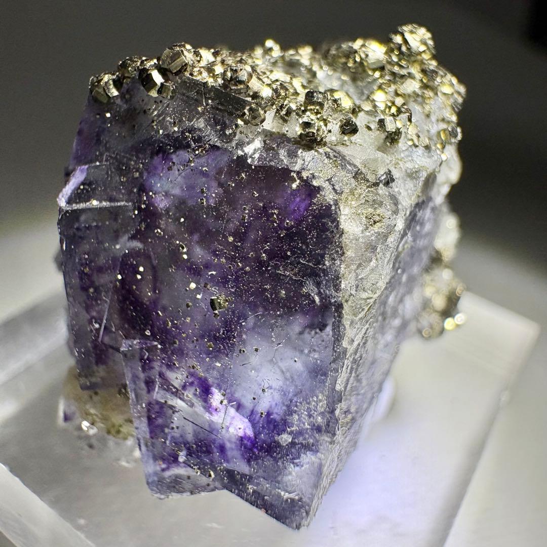 476 中国　ヤオガンシャン産　フローライト&パイライト