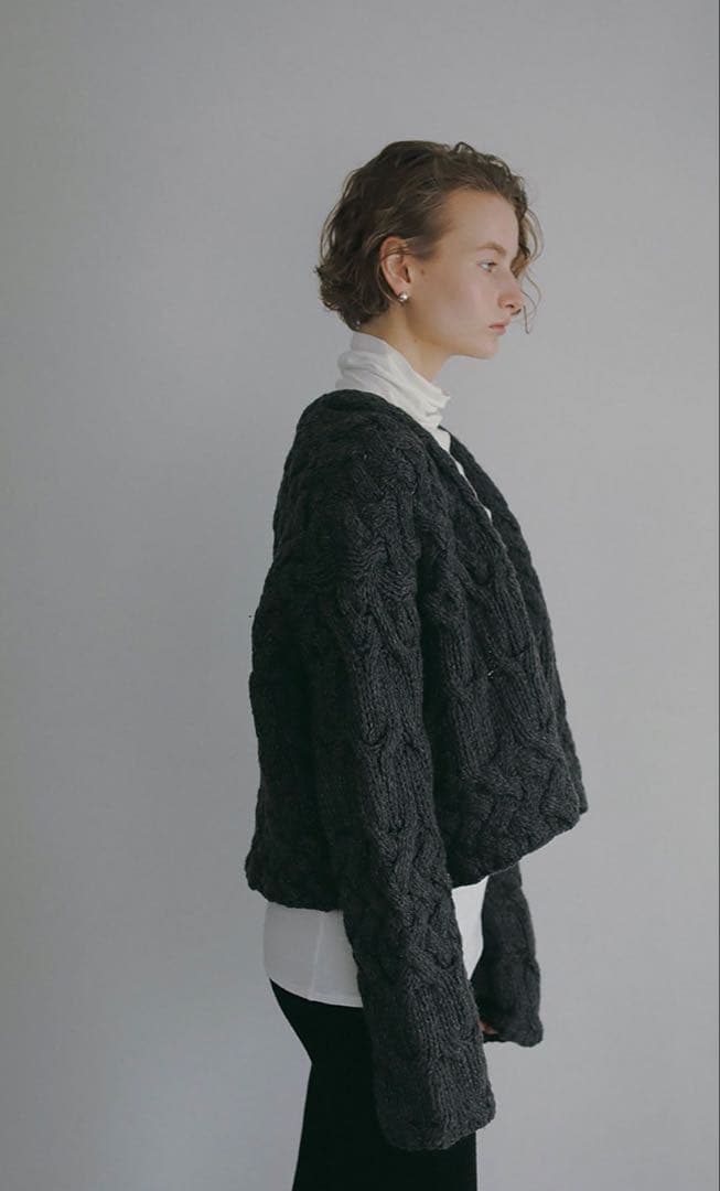 HER. 未使用 ハンドニットカーディガン チャコール エトレ