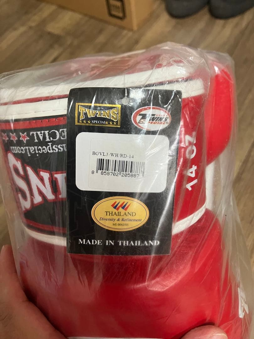 twins グローブ　14オンス 本革　士道館コラボ消臭スプレー付き