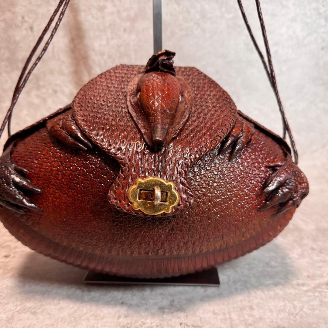 アルマジロ　ショルダーバッグ　革　ポーチ　ヴィンテージ