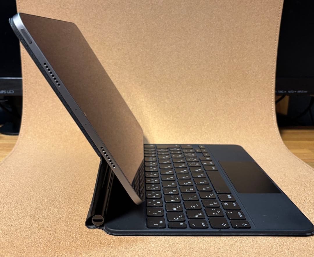 iPad Pro (第4世代) +Apple Pencil +マジックキーボード