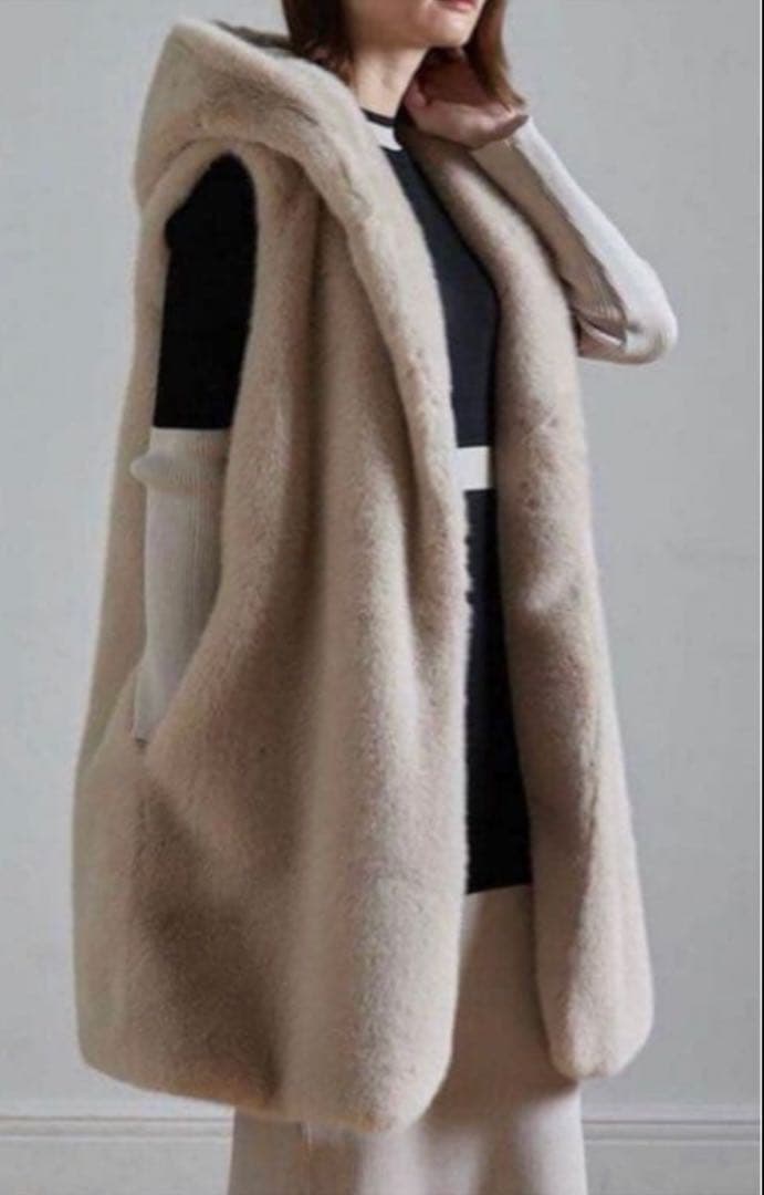 BARNEYS NEW YORK フード付きファーコート