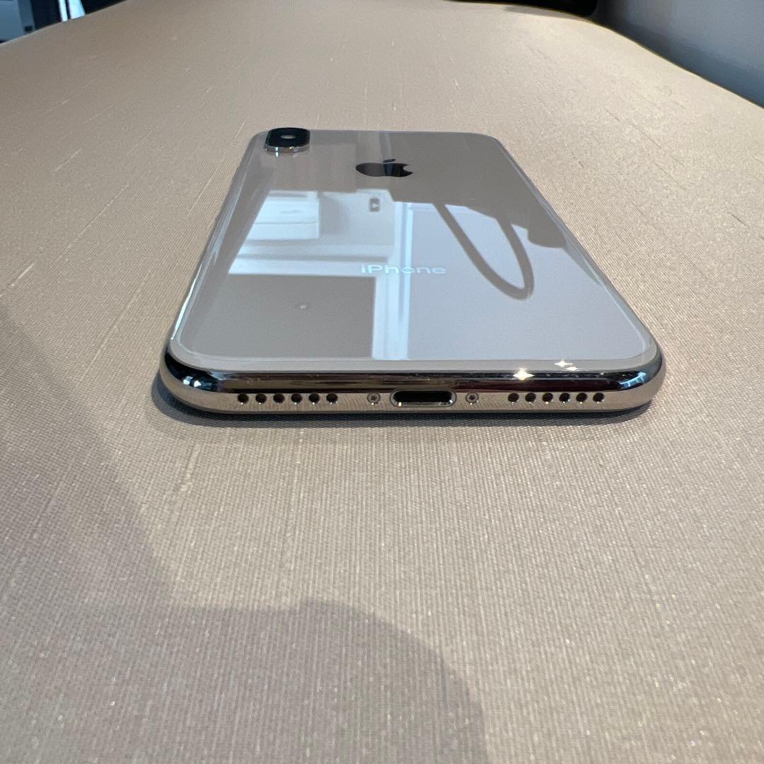 Apple iPhone X シルバー　本体　SIMロックなし　64GB