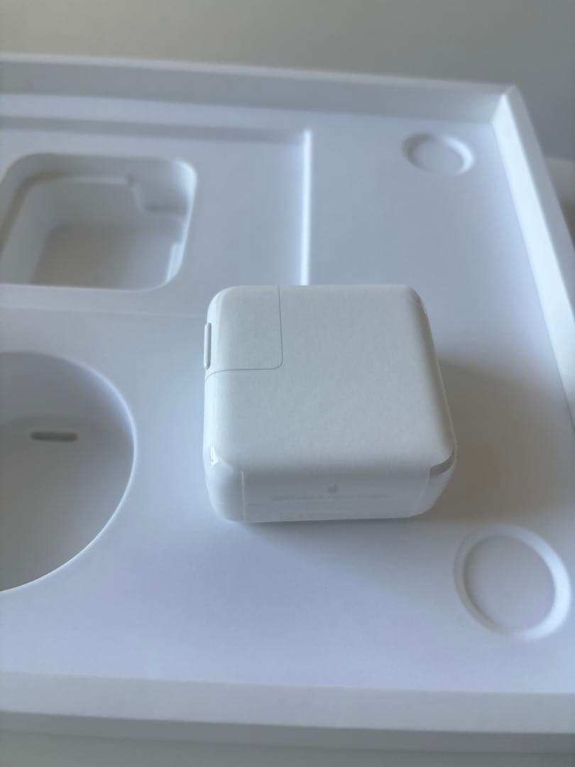 MacBook Air 2022 M2 8GB 256GB 13インチ