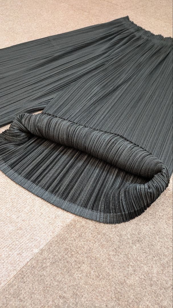 プリーツプリーズ ガウチョパンツ 黒