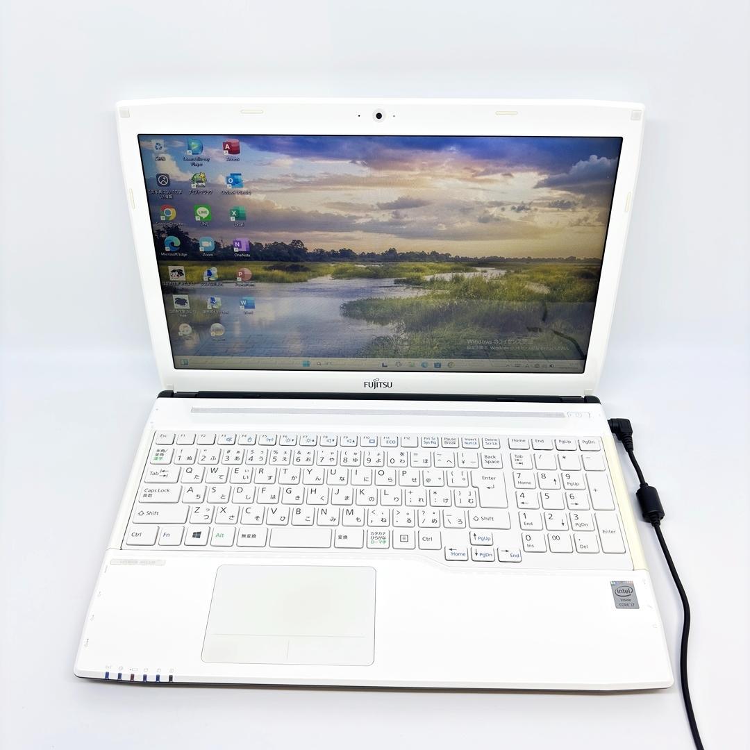 富士通 ノートパソコン Corei7 新品SSD Windows11 A10