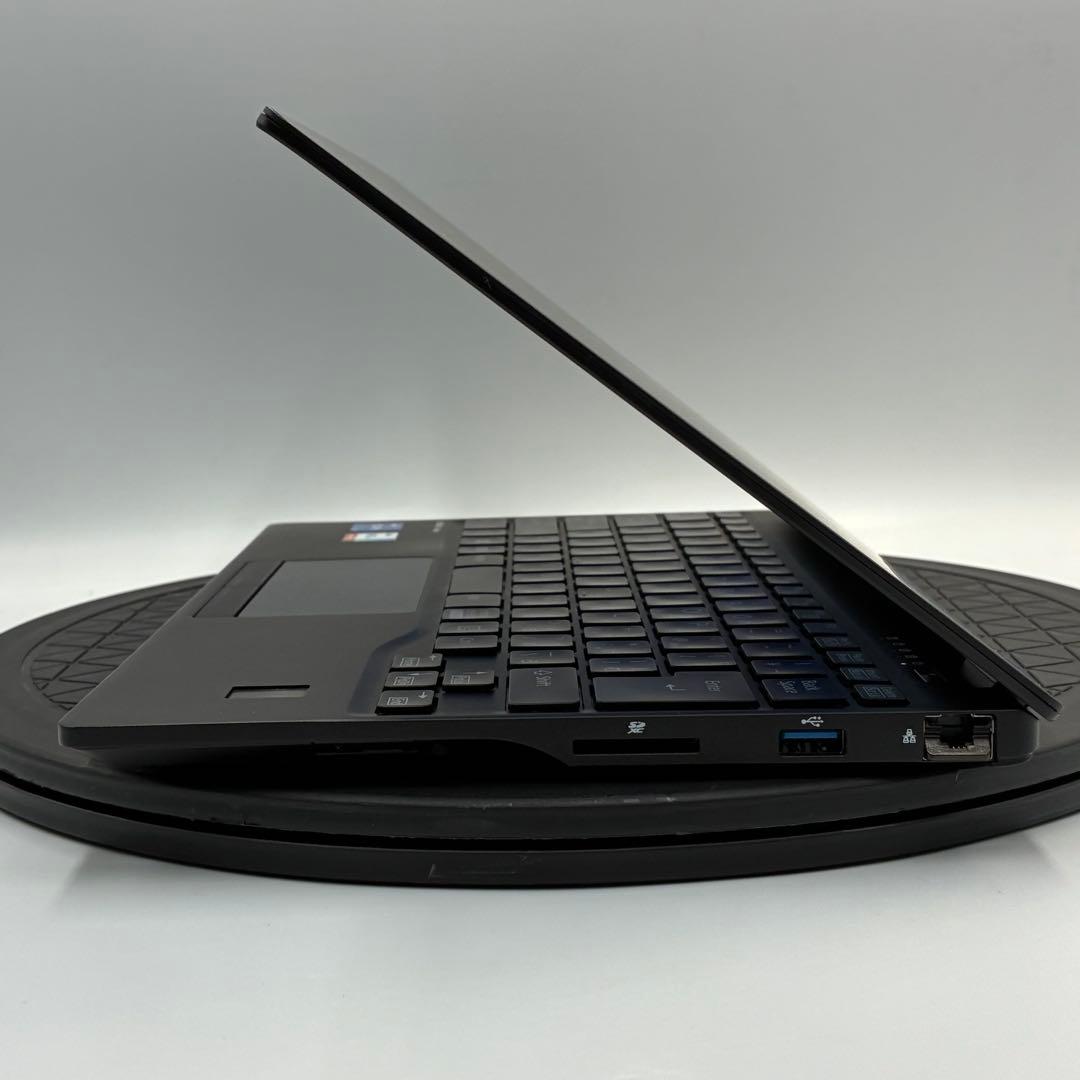 002 富士通 FMVU34025 i5‐1145G7 8G windows11