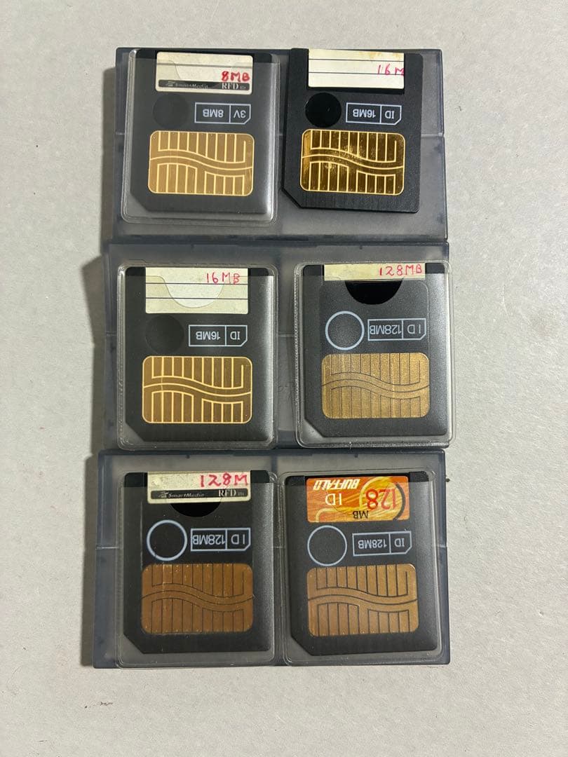 フジフイルムFujifilm FinePix 4500デジタルカメラ　カード6枚