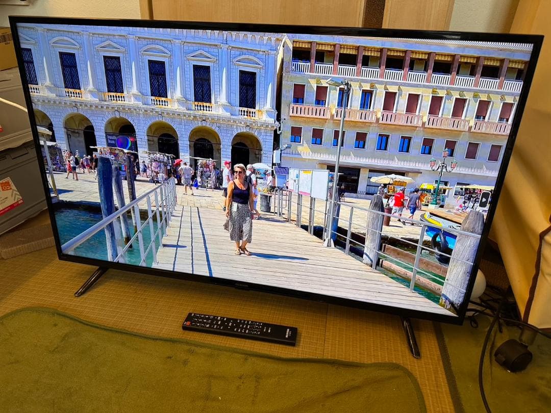 アイリスオーヤマ　IRISOHYAMA　4k対応　テレビ　43UB10PB　綺麗