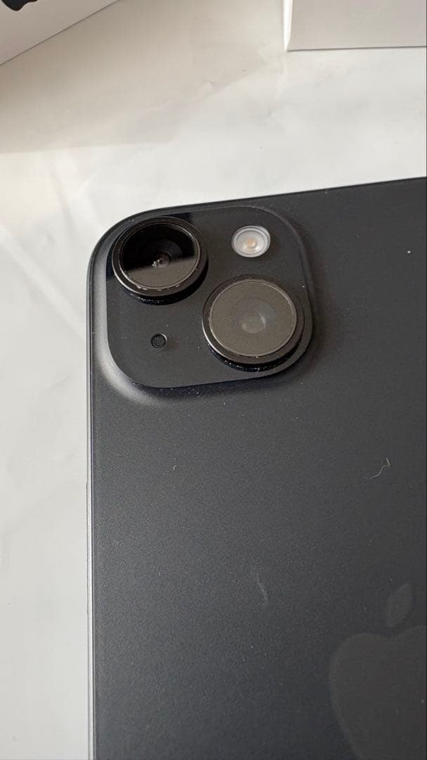 iPhone15 128GB ブラック SIMフリー 電池93% 箱付 小傷