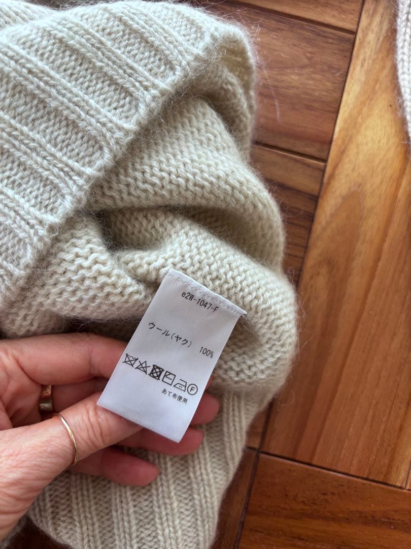 eleven2ndヤクオートミールタートルネック