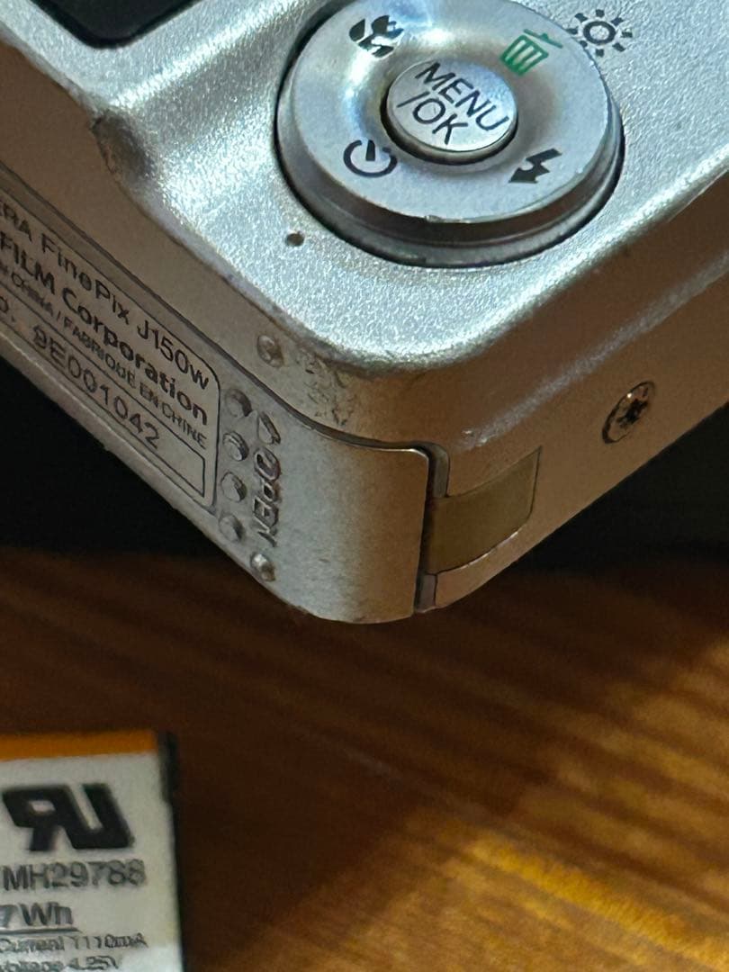 FUJIFILM フジフィルム FINEPIX J150W デジカメ