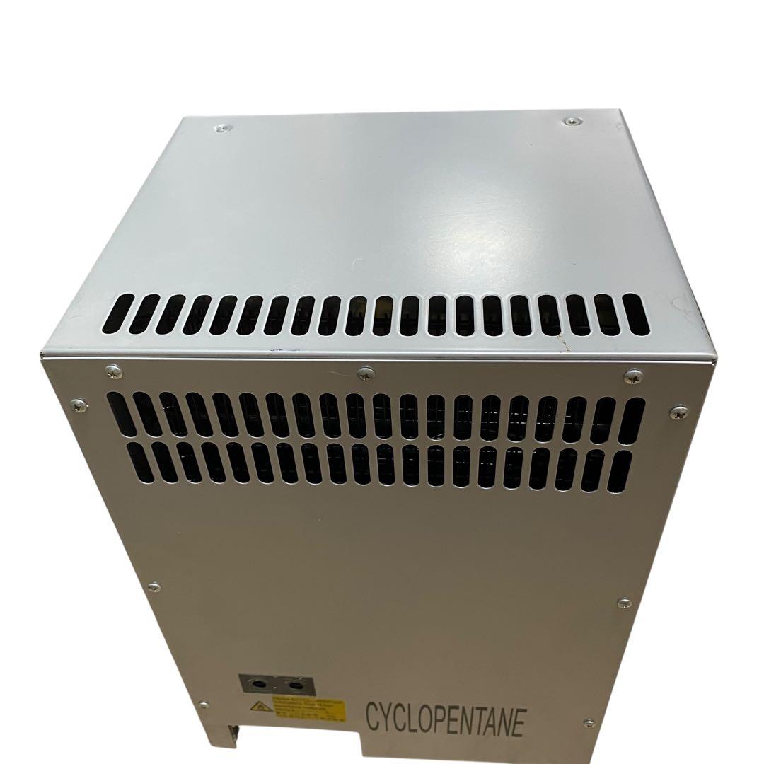 【ほぼ未使用】【希少非売品】Red Bull 冷蔵庫 小型冷蔵庫 ショーケース