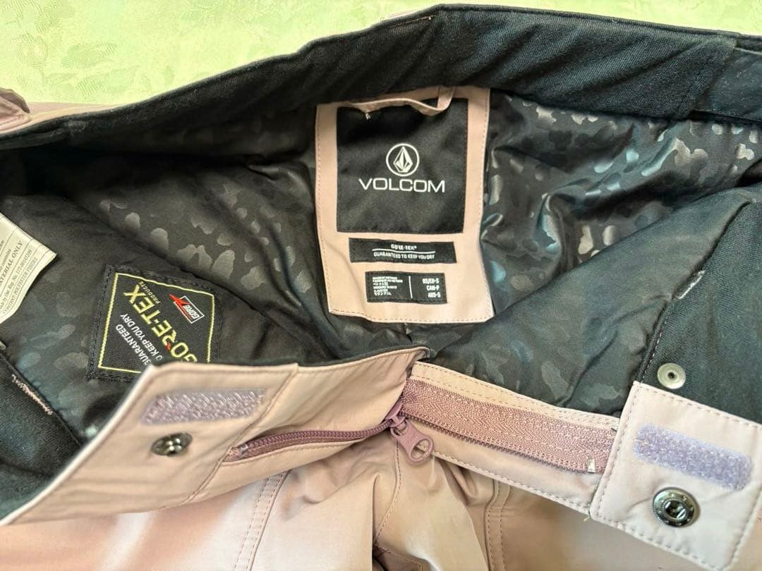 美品　volcom ゴアテックス　スノーボードウエアパンツボトム
