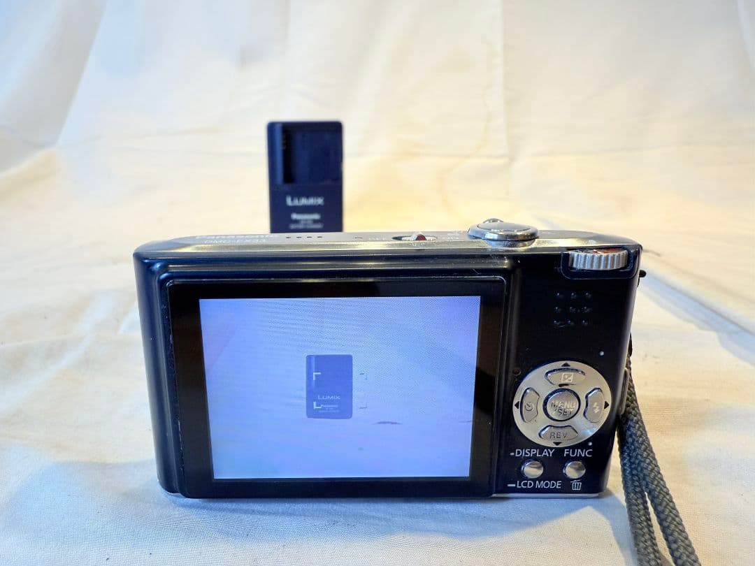 Panasonic LUMIX DMC-FX33 コンパクトデジカメ
