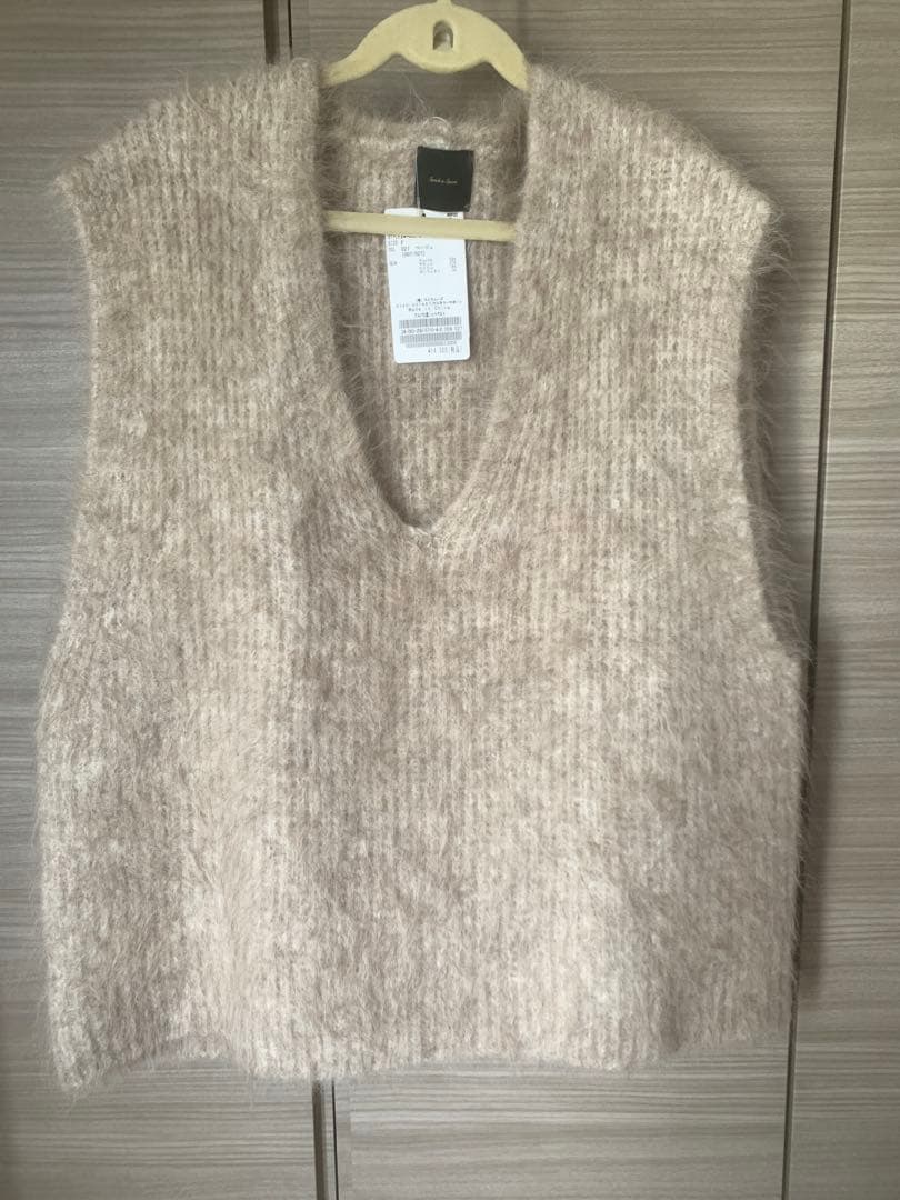 spick&span アルパカ混ニットベストふわふわ F ベージュ　タグ付き新品