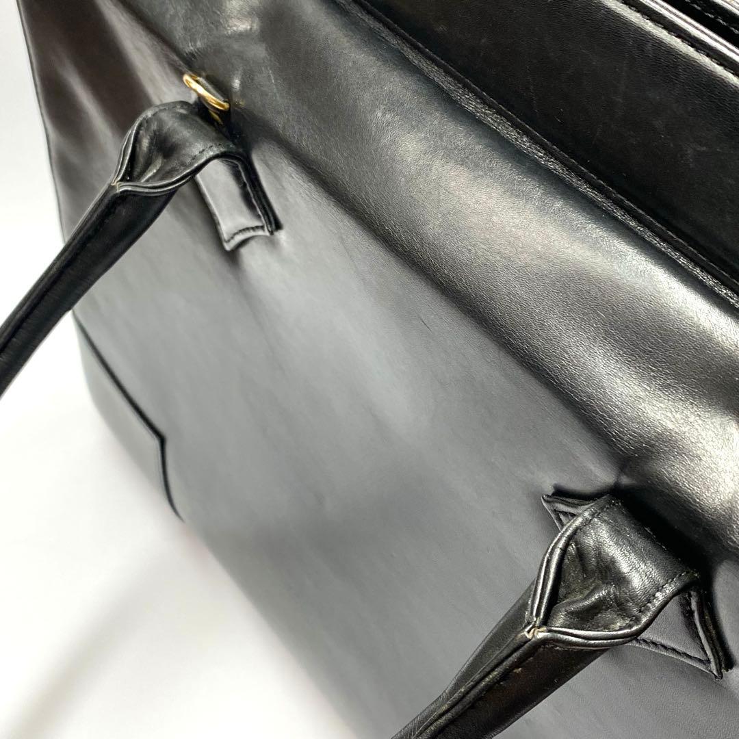 ヴィヴィアンウエストウッド　ビジネスバッグ　ブラック　手持ち