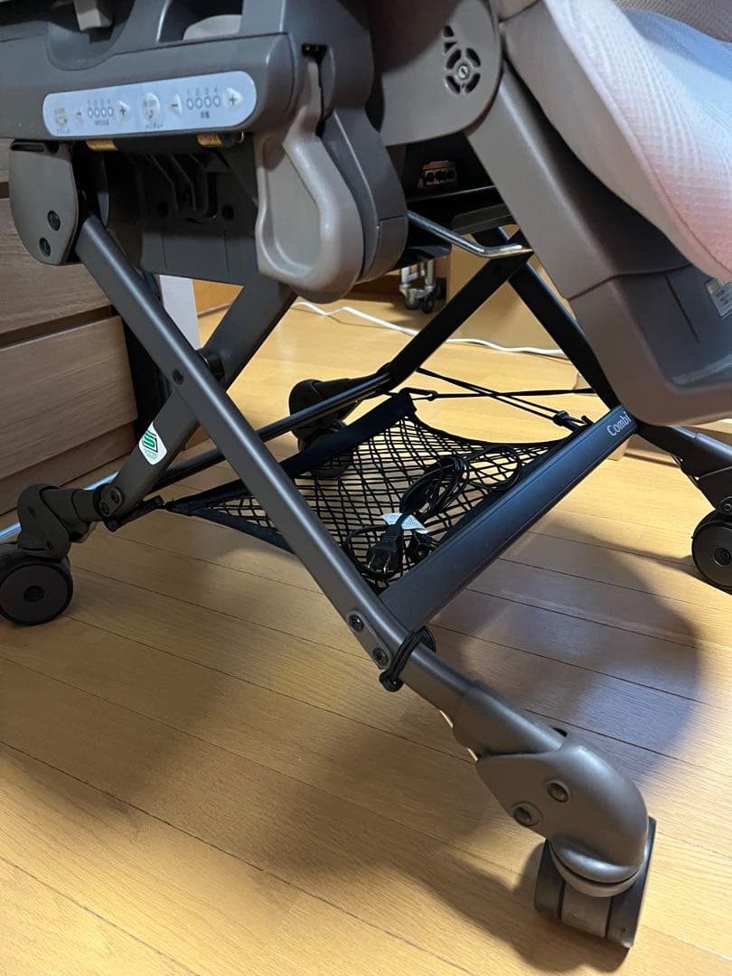 コンビ電動ハイローチェア　ネムリラ　AUTO SWING BEDi Long