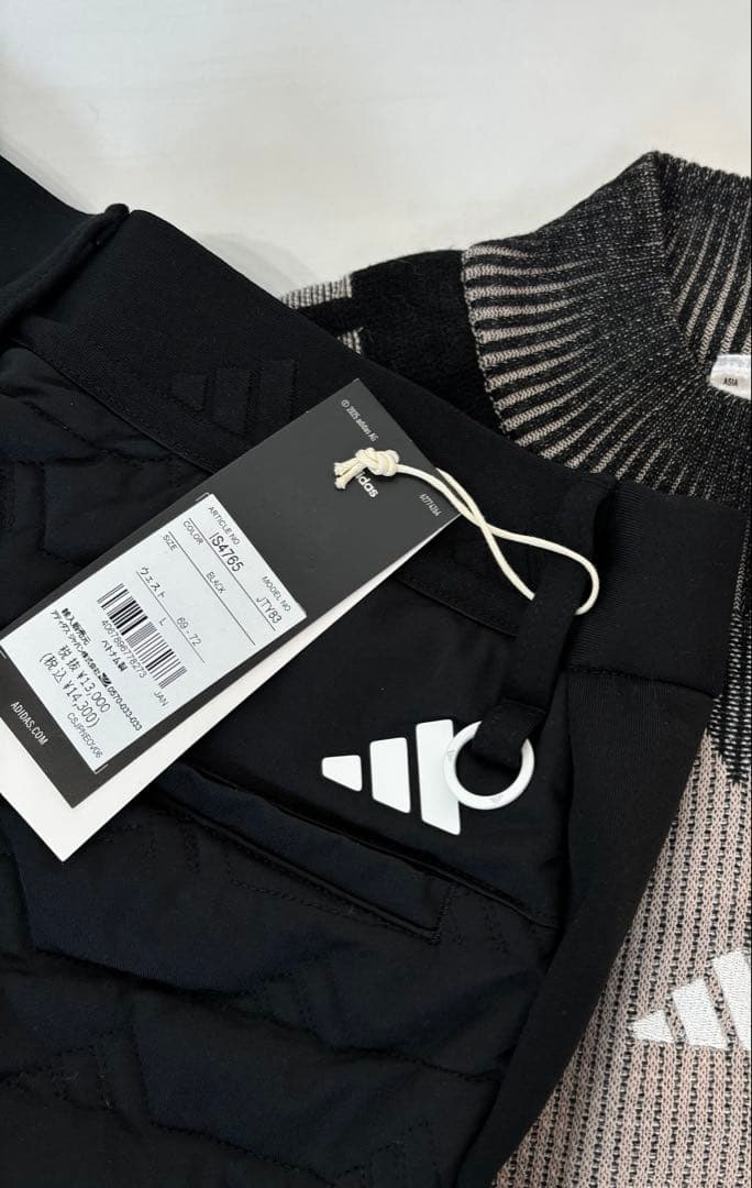 未使用　adidasゴルフ　モックネックセーターキルティングハーフパンツ　セット