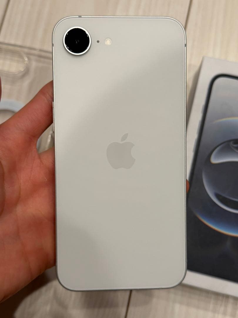 超美品 iPhone 16e 128GB ホワイト｜US版｜バッテリー100％