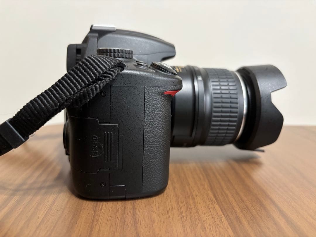 Nikon D5000 デジタル一眼レフカメラ　ズームレンズキット　18-55