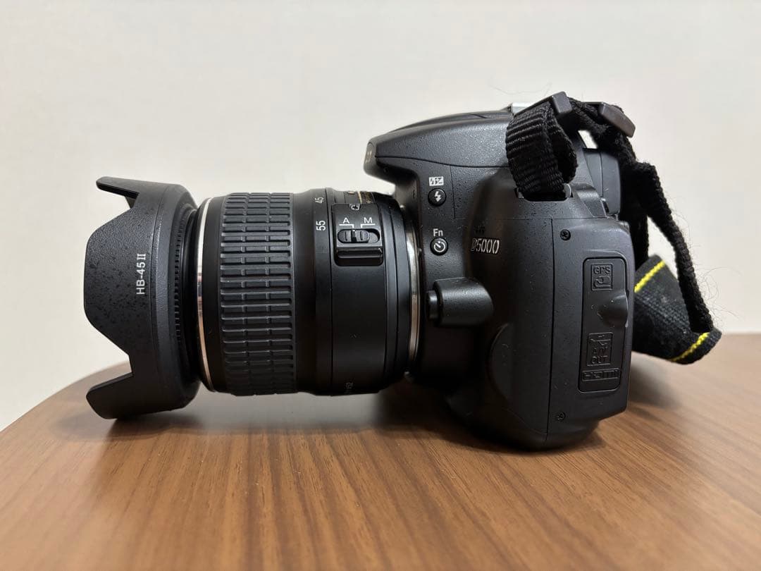 Nikon D5000 デジタル一眼レフカメラ　ズームレンズキット　18-55