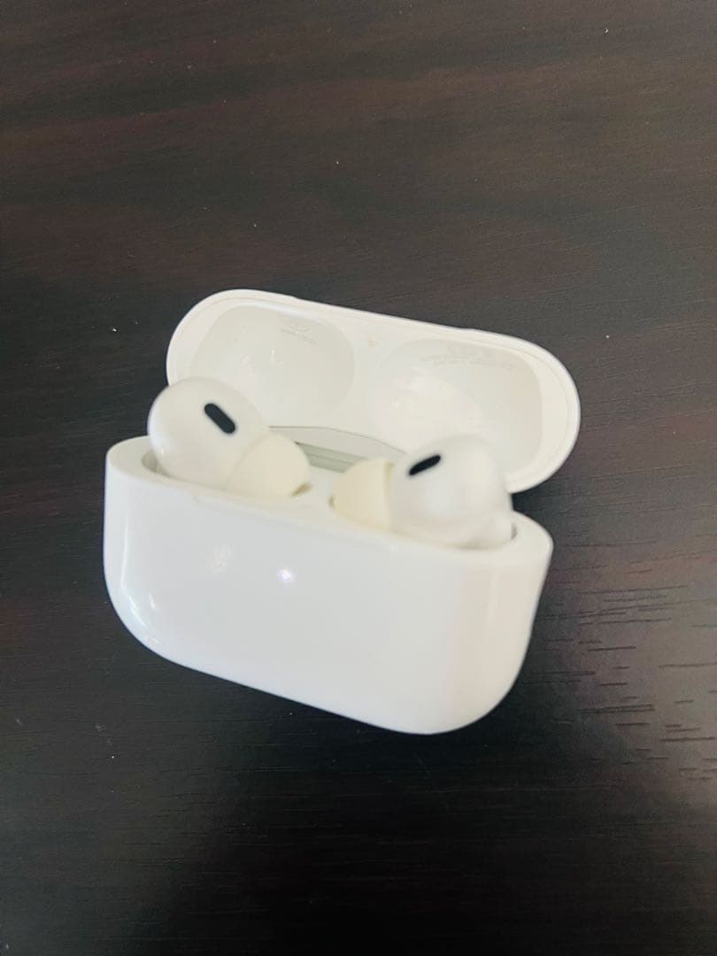 AirPods Pro2 MagSafe ライトニング