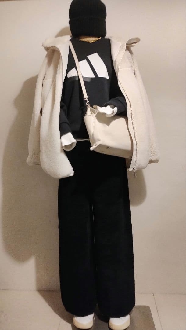 C6828 あったかモノトーンコーデ