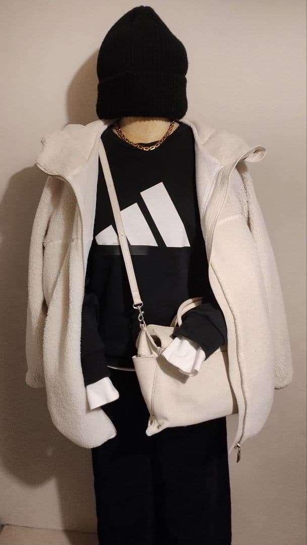 C6828 あったかモノトーンコーデ