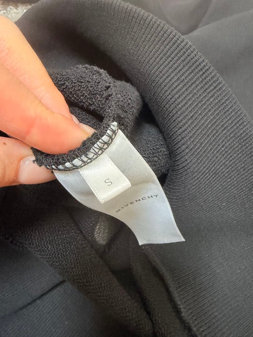 GIVENCHY ブラック スウェット トレーナー