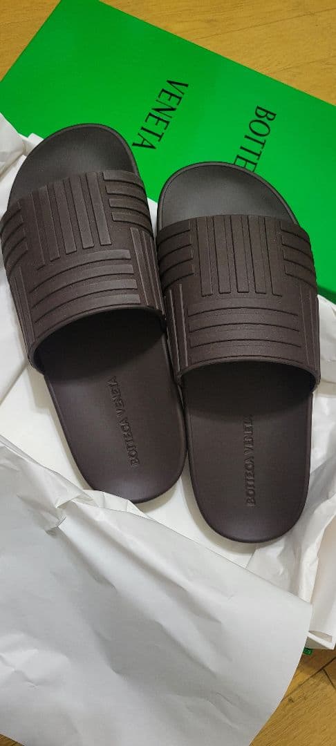 BOTTEGA VENETA ブラウン スライドサンダル