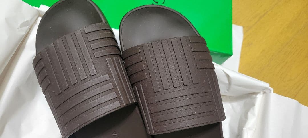 BOTTEGA VENETA ブラウン スライドサンダル