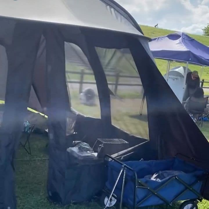 Colemanブラック ドーム型キャンプテント