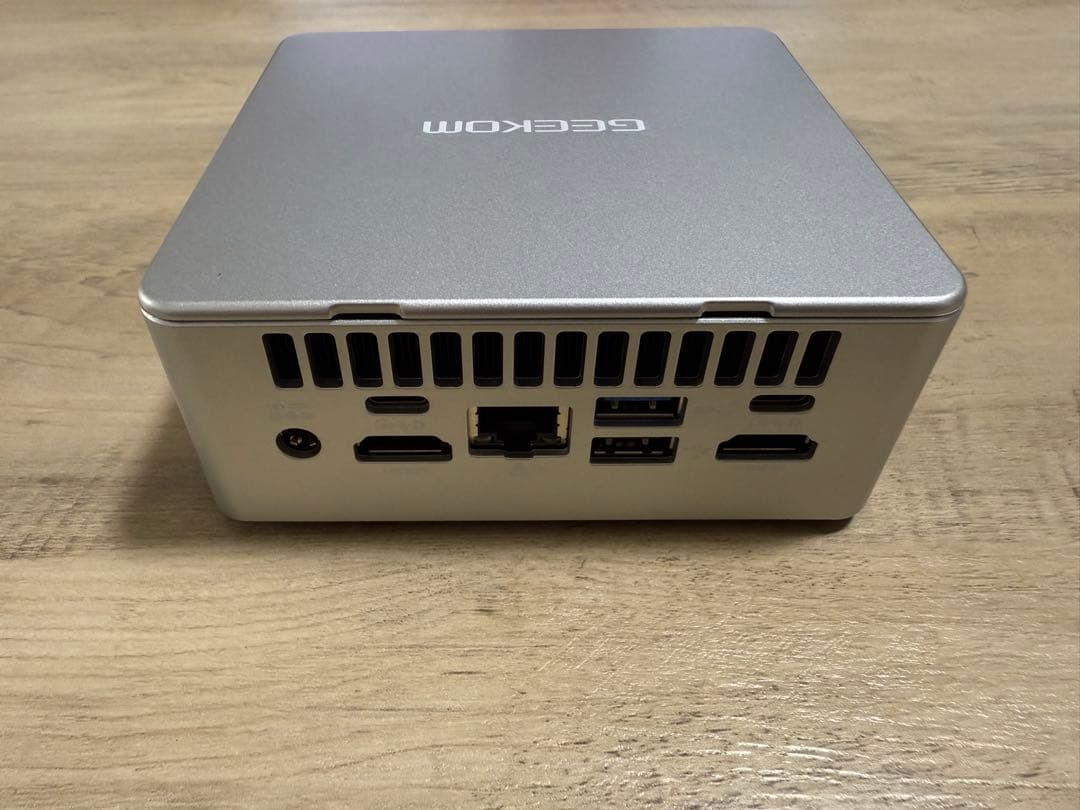 ミニPC GEEKOM AE8 AMDRyzen9 8945HS/Radeon 780M