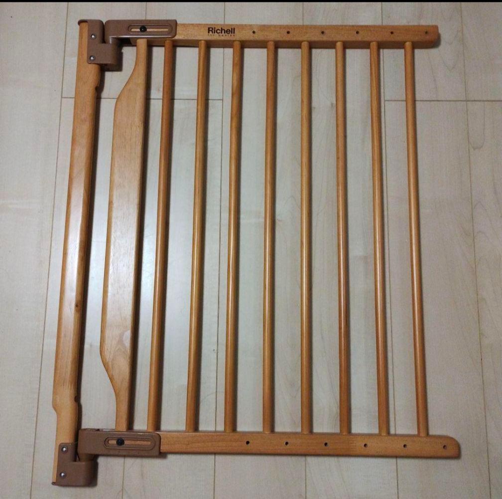 ベビーゲート 階段の上でも使える 木のバリアフリーゲート オートクローズ