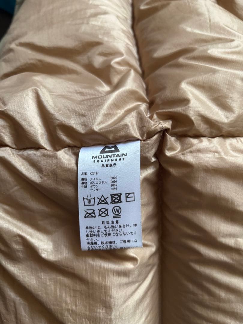 マウンテンイクイップメント　レトロレッドライン　ダウンジャケット　S