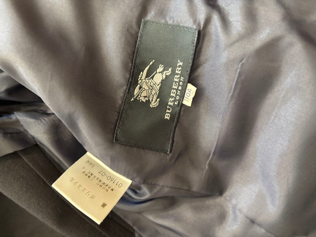 美品　バーバリーセレモニースーツセット　110 金ボタン