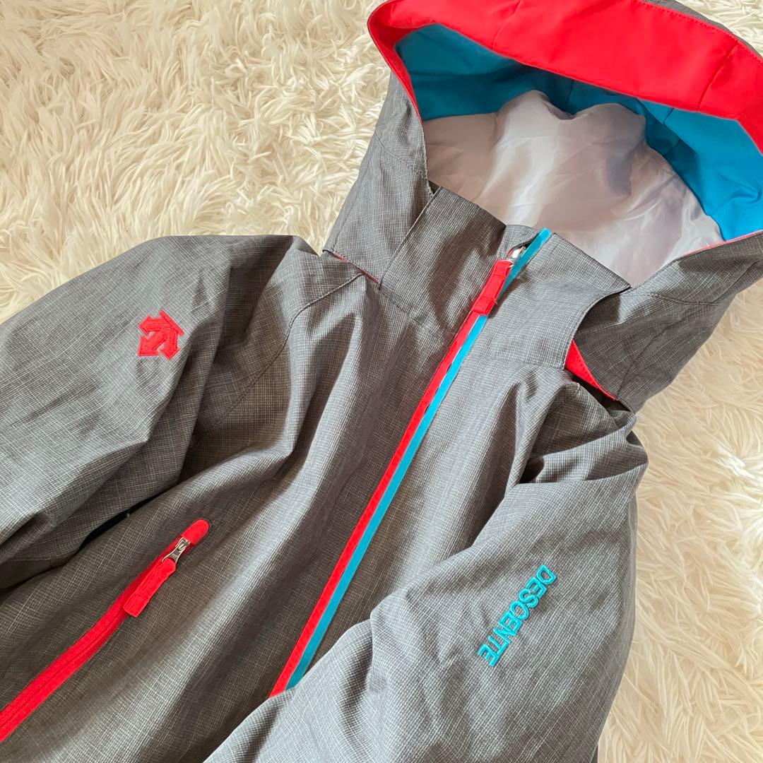 #B10✨DESCENTE✨スキー スノボ ウェア 上下 160 キッズ 雪遊び